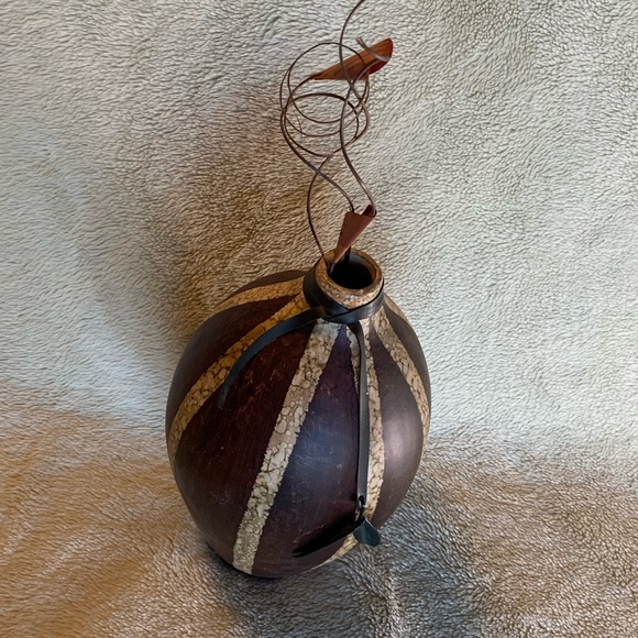 Beautiful decorative pot brown and tan print. - Picture 6 of 7